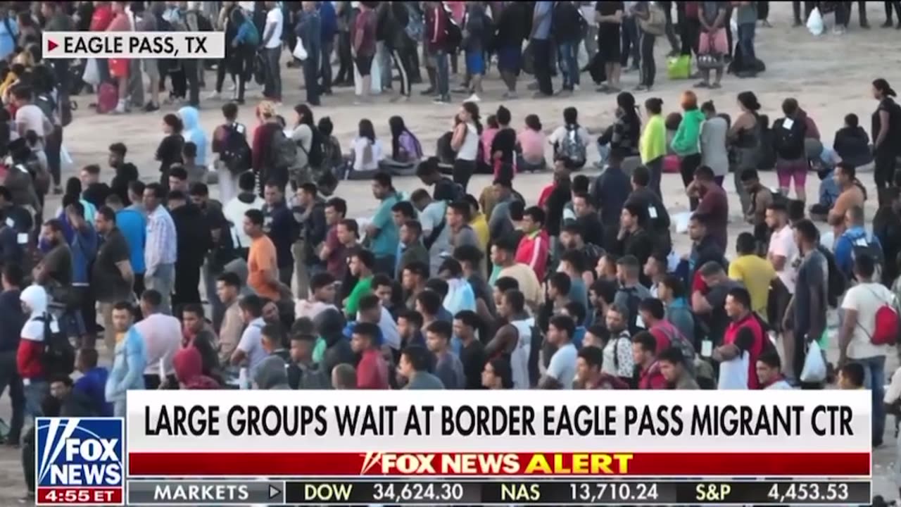 What a joke! Eagle Pass, #Texas Stampede of Illegals Crossing Into #USA Border.