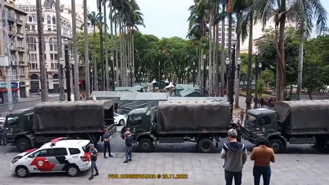 EXÉRCITO BRASILEIRO MONTA TENDA NA PRAÇA DA SÉ CENTRO DE SP PARA AÇÃO HUMANITÁRIAS