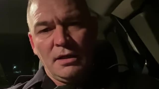 AMERICAN POLICE OFFICER SEND MESSAGE TO LAW INFORCERMENTOF CANADA.