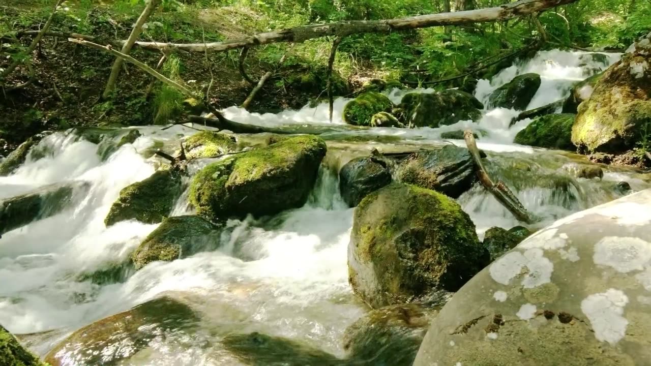 Sounds of running water and nature for rest and relaxation