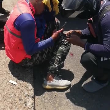 Choque de moto y carro en la Santander