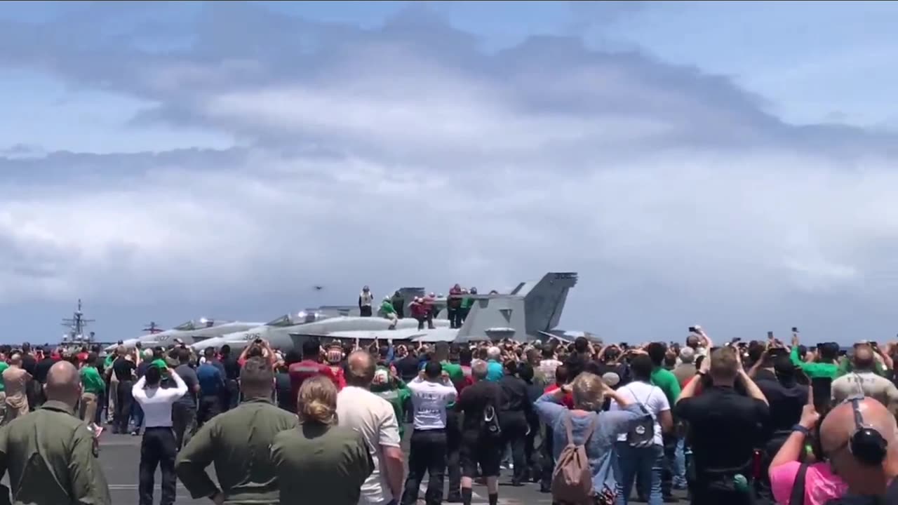 F18 Hornet Sonic Boom | HQ