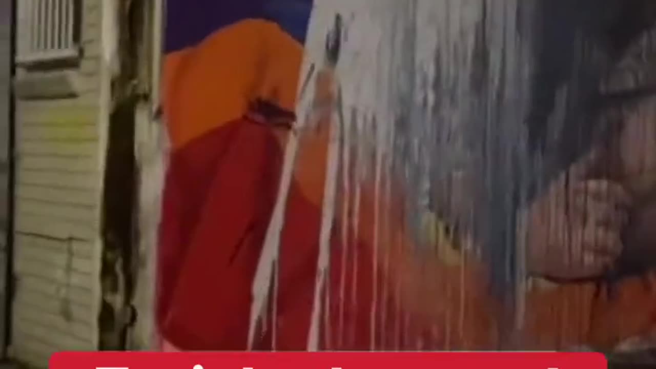 Sydney police investigate this so called 'vandalism' I personally don't see any vandalism tho.🤷♂️