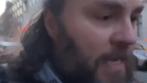Hvem beskytter politiet mod hvem?