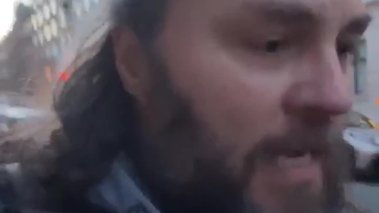 Hvem beskytter politiet mod hvem?