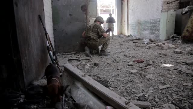 Ukrainian soldiers hold out in Sievierodonetsk