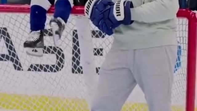 Hunter Bogosian a true menace. 😂(🎥 @tblightning) @BarDown