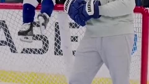 Hunter Bogosian a true menace. 😂(🎥 @tblightning) @BarDown