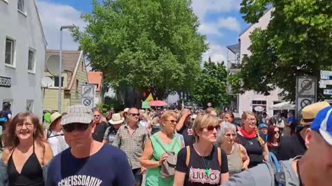 Umzug durch Erding nach der Großdemo gegen die Grünen und ihren Heizungs Wahnsinn