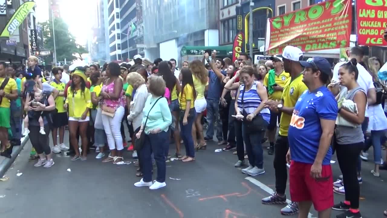 BRAZILIAN GIRL DANCES