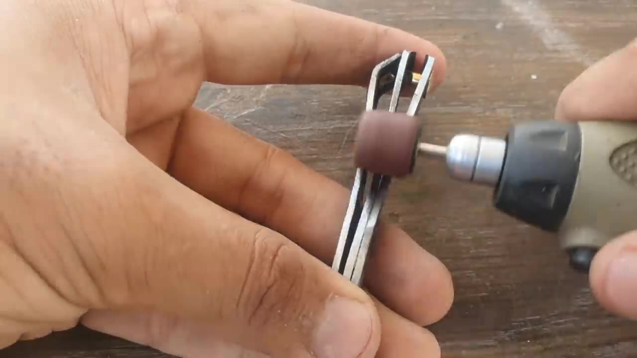 Turning a Rusted Bolt into a Shiny NAIL CLIPPER