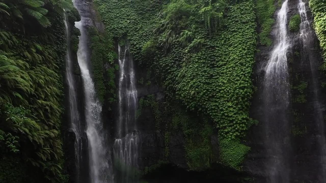 Soundless waterfall