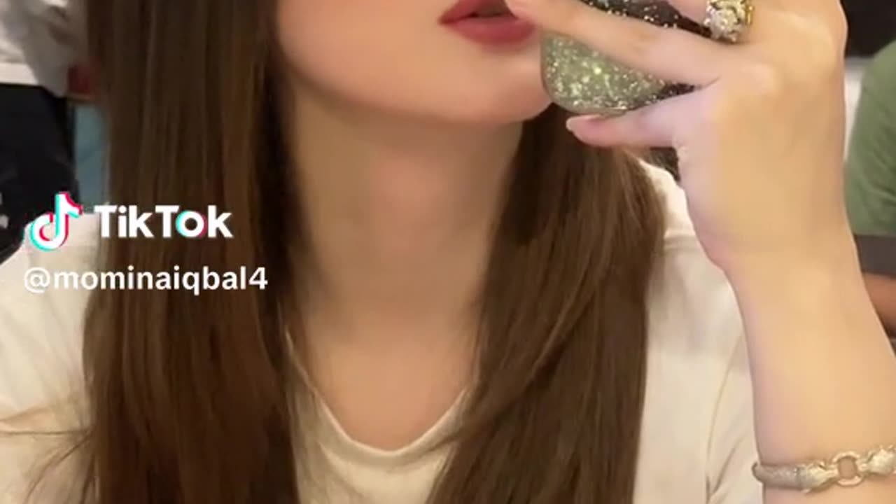 momina iqbal