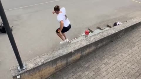 funny bussines in the street parkour