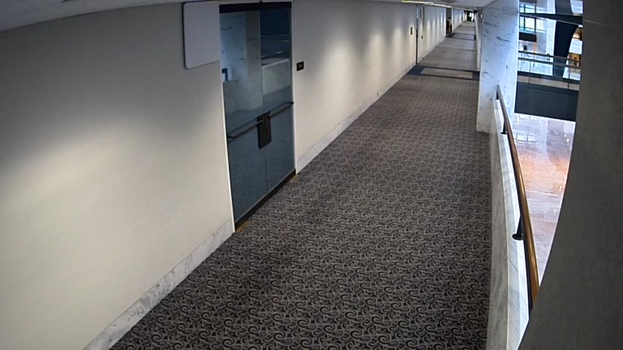 1472HSOB02SH211SouthHallway_2021-01-06_09h00min01s087ms.mp4