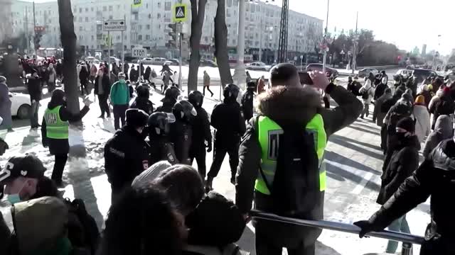 Russia detains protesters opposed to Ukraine invasion