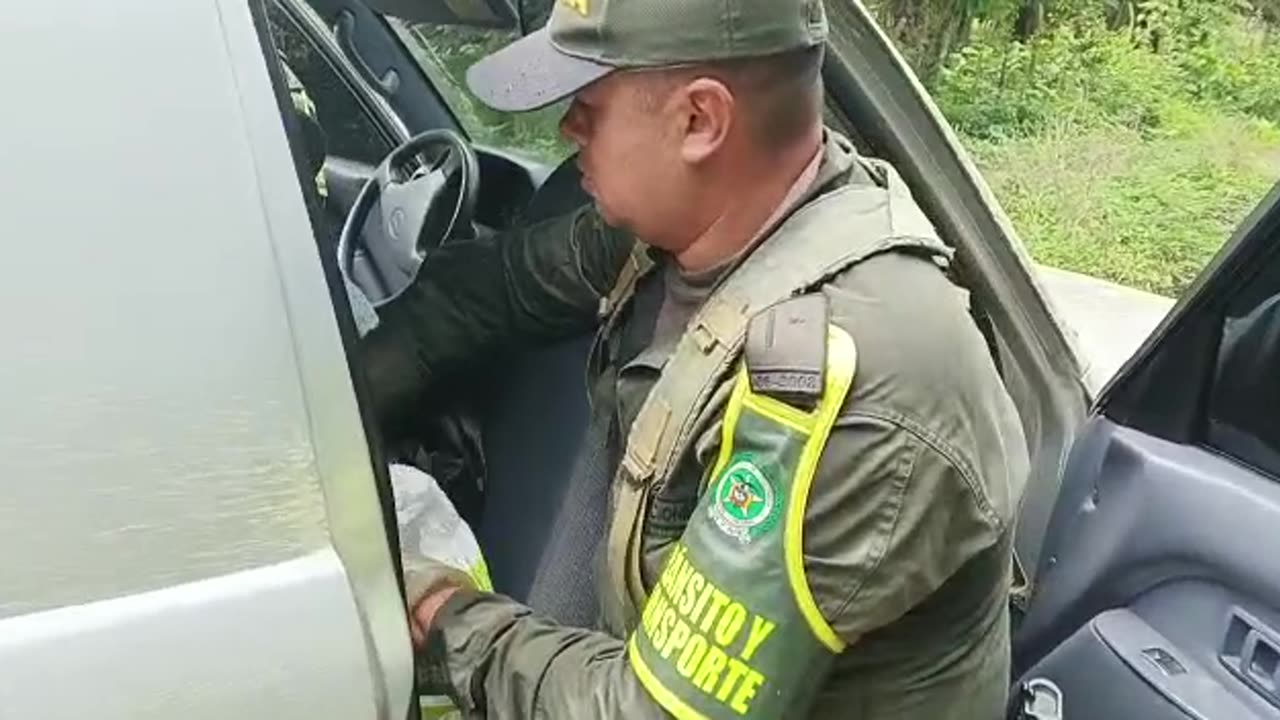 Hallazgo de cocaína en camioneta