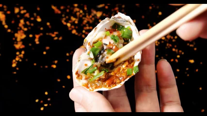 Delicious roasted oysters