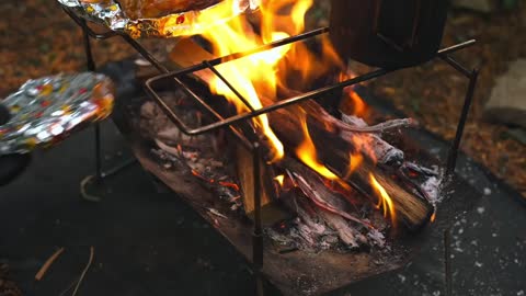 Camping in the outdoor camp in the forest. In case of light rain, enjoy the camping time alone