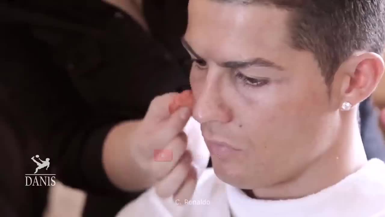 FAMOUS FOOTBALL PLAYERS IN DISGUISE