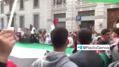 Muslim immigrants in Milan shout: "Open the borders to us, so we can kill the Zionists