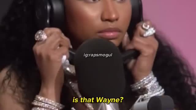 Lilwayne plays with Nicki Minaj🤣🤣🤣🤣