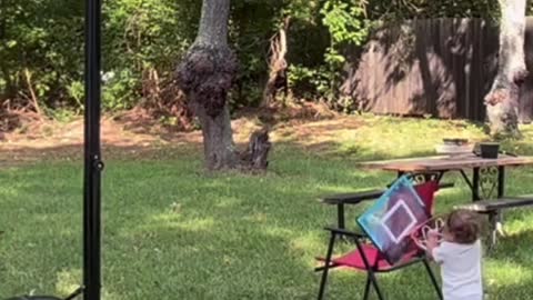 Dad taught his 1 year old how to dunk already 😂👏👏