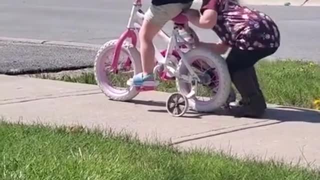 In order to help my sister to ride the bike