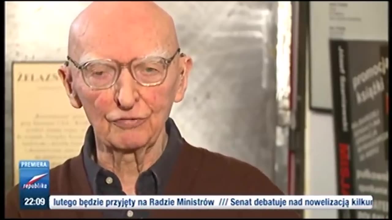 Prof. Wolniewicz samomasakruje