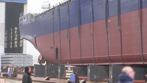 Ship Launch | 10 Awesome Waves, FAILS and CLOSE CALLS-10