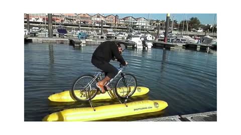 Bike on water | Bicicleta na água #shorts