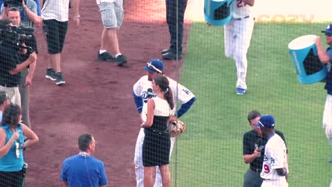 Top 25 FUNNIEST MOMENTS IN SPORTS