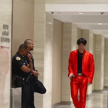 Smooth criminal vs cops 🤣🎥