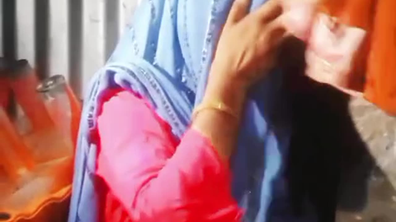 ছাত্রলীগ এর মেয়ে ধরা খাইছে।Chhatra League's daughter is caught