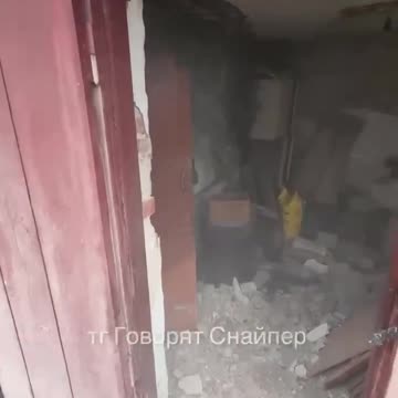 Ukrainians Clearing Houses in Bakhmut