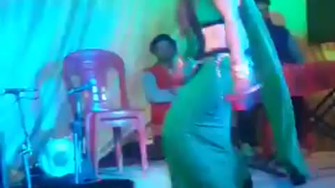 Good dance on bhojpuri song lyrics