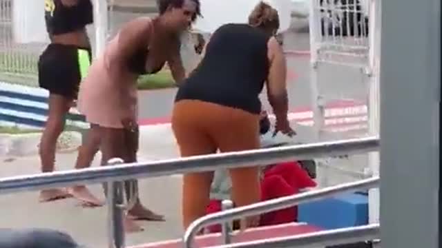 TYrans woman gets beaten by mothers in Brazil