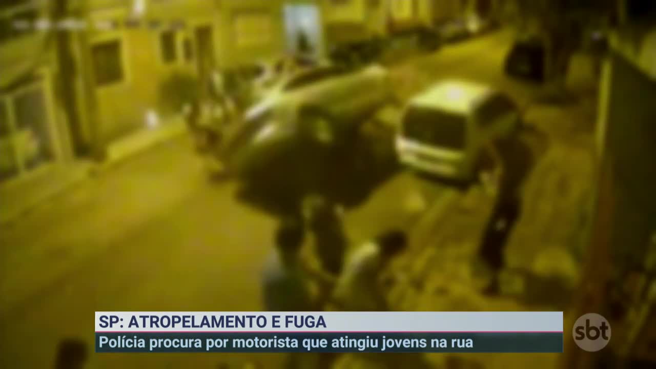 Homem atropela grupo de jovens durante saída de festa e foge