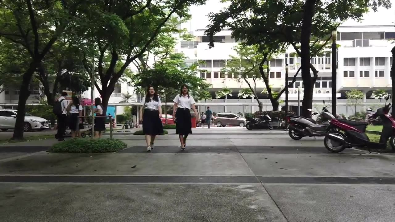 I made a cute Thai girl cry at a University in Bangkok