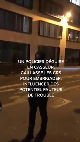 Police deguise en Casseur !!