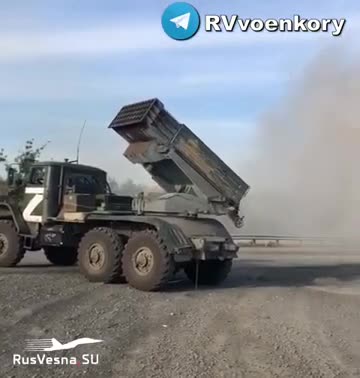 THE RUSSIAN ARMED FORCES ADVANCE WITH THE AID OF LAUNCHER GRAD