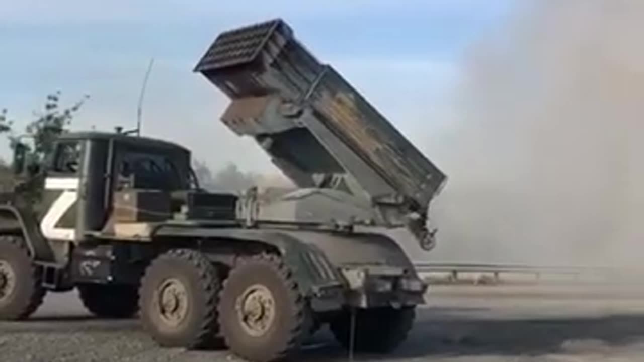 THE RUSSIAN ARMED FORCES ADVANCE WITH THE AID OF LAUNCHER GRAD