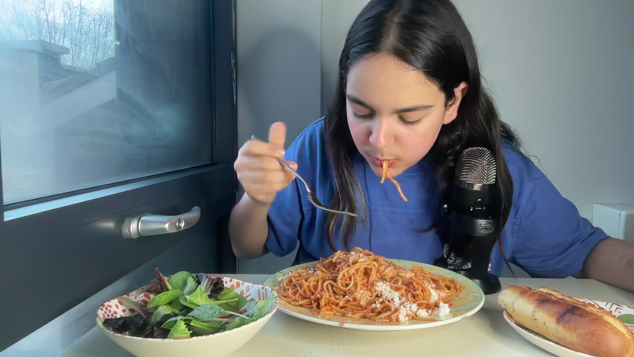 Spagetthi and Parmesan mukbang | ASMR