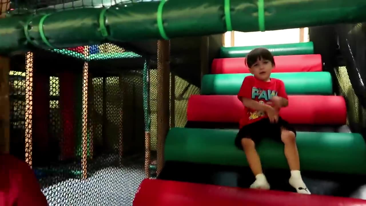 Birthday party indoor playground kids fun - Zack is 3 ! Family vlog video