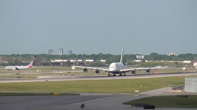 British Airways A380 from Chicago to London taking off on runway 28C