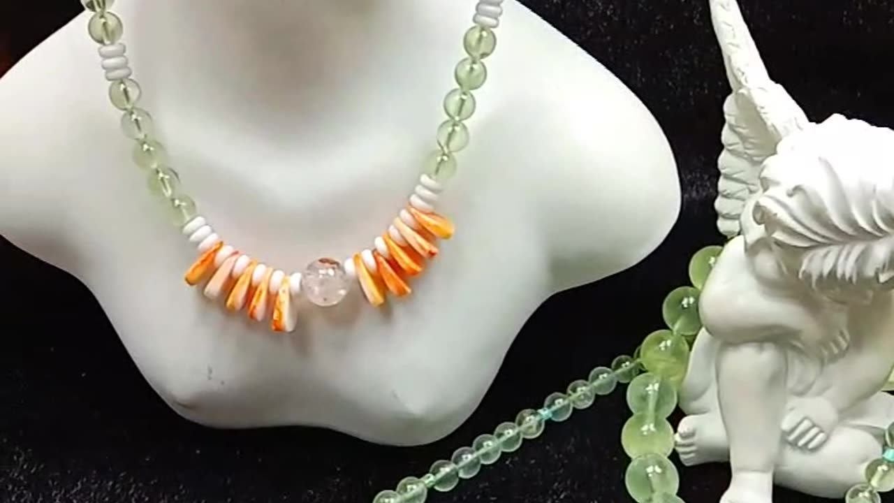 Orange spiny oyster and white shell with green Prehnite smooth beads necklace02