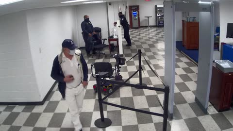 6135RHOBG3G3L8ScreeningArea8_2021-01-06_01h00min00s980ms.mp4