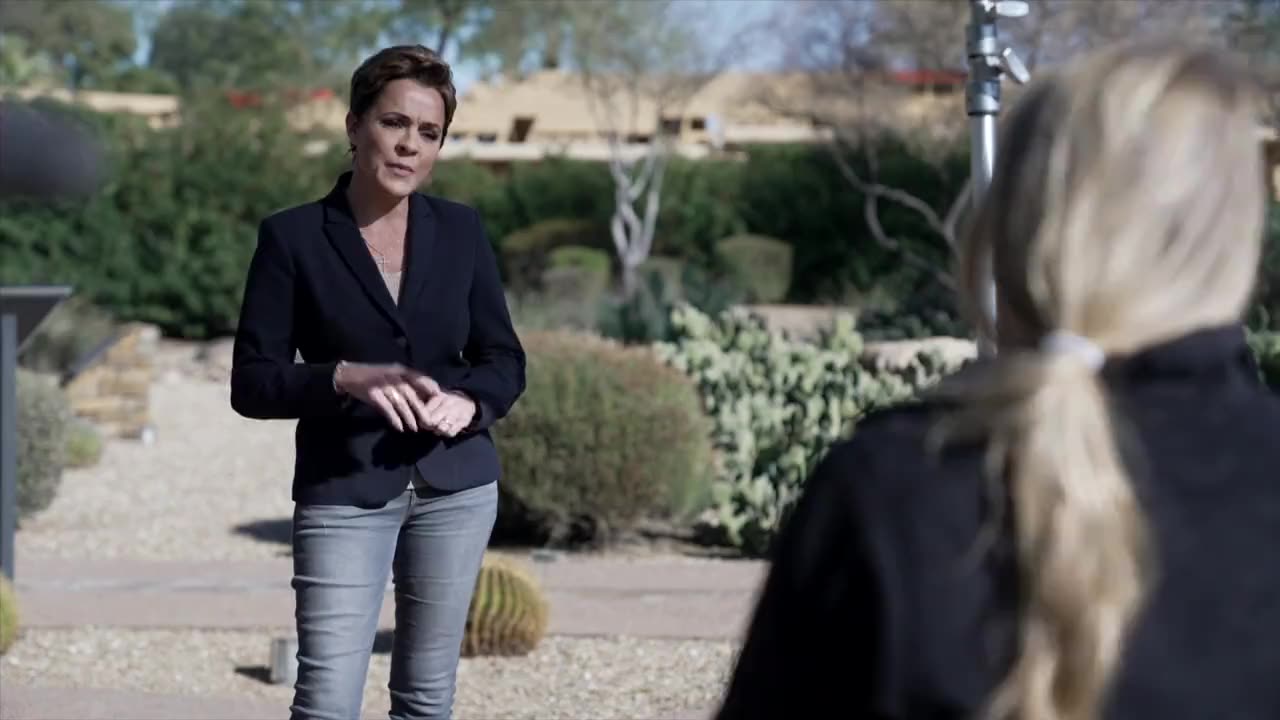 Kari Lake "Blasts" a reporter about fake media.