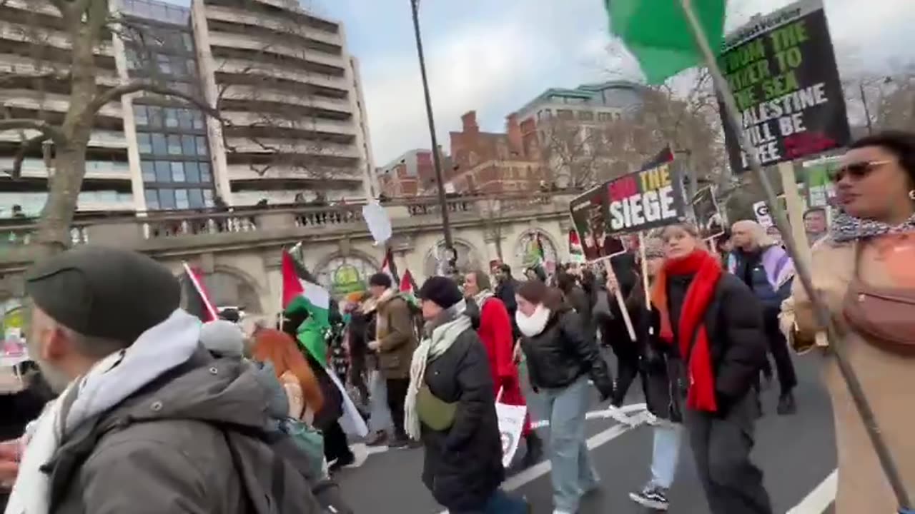 UK protester "Yemen, Yemen make us proud, turn another ship around!"