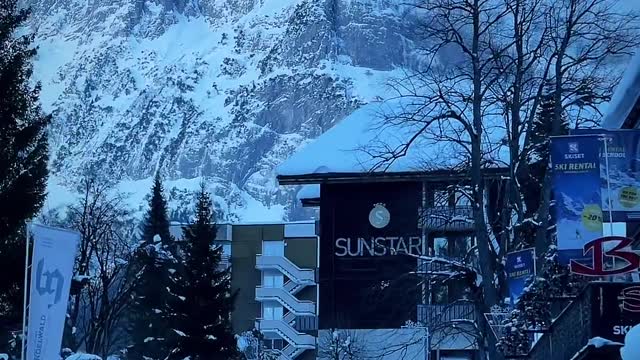 The mountain village of GRINDELWALD🇨🇭A popular destination in Summer and Winter